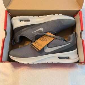 Nike Air Max Nuaxis Smoke Grey Gray NIB M 11 W 12.5 Running Shoes FD4329-007